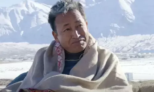 लद्दाख: 35 दिन तक भूख हड़ताल करेंगे वांगचुक, राज्य का दर्जा और संविधान की छठी अनुसूची में शामिल कराने की मांग लद्दाख: 35 दिन तक भूख हड़ताल करेंगे वांगचुक, राज्य का दर्जा और संविधान की छठी अनुसूची में शामिल कराने की मांग