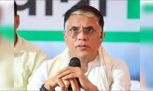 राहुल गांधी के खुलासों से घबराई हुई है सरकार - राहुल को सीआरपीएफ के पत्र पर बोले पवन खेड़ा