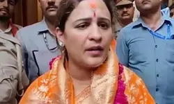 राहुल गांधी तो अपनी ही मां का सम्मान नहीं करते: अपर्णा यादव