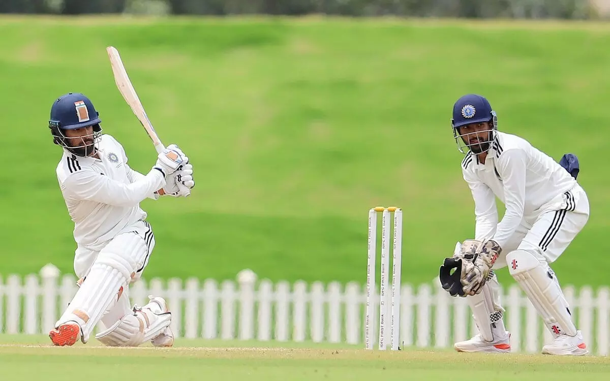 दलीप ट्रॉफी फाइनल : रजत पाटीदार और यश राठौड़ के शतक से मजबूत स्थिति में मध्य क्षेत्र दलीप ट्रॉफी फाइनल : रजत पाटीदार और यश राठौड़ के शतक से मजबूत स्थिति में मध्य क्षेत्र