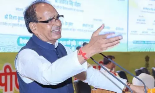 शिवराज सिंह चौहान ने मैहर में किसानों को स्वदेशी अपनाने का दिया संदेश शिवराज सिंह चौहान ने मैहर में किसानों को स्वदेशी अपनाने का दिया संदेश