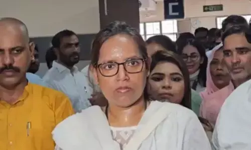 कांग्रेस पार्टी देश की महिलाओं और पीएम मोदी का सम्मान करती है : कांग्रेस नेता वर्षा गायकवाड़