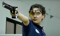 ईशा सिंह ने भारत को दिलाया पहला पदक, महिलाओं की एयर पिस्टल में जीता स्वर्ण