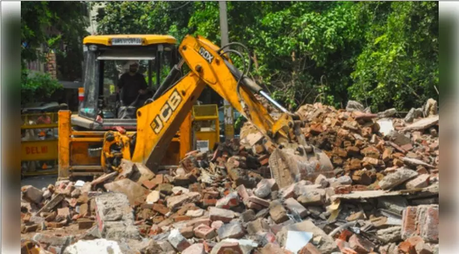 भोपाल में लव जिहाद मामले के आरोपियों के घरों पर बुलडोजर की कार्रवाई शुरू, भारी पुलिस बल तैनात