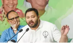 बिहार : यूट्यूबर की पिटाई करने वाले मंत्री पर कार्रवाई क्यों नहीं? तेजस्वी ने सीएम नीतीश कुमार से पूछे तीखे सवाल बिहार : यूट्यूबर की पिटाई करने वाले मंत्री पर कार्रवाई क्यों नहीं? तेजस्वी ने सीएम नीतीश कुमार से पूछे तीखे सवाल