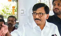 संजय राउत ने भारत-पाक मैच को लेकर केंद्र सरकार पर साधा निशाना,कहा- पाकिस्तान के साथ खेलना ही अपराध और देशद्रोह