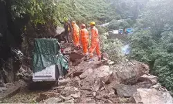 मचेल में बादल फटने की घटना में अभी तक नहीं मिले लापता लोग, स्थिति असमंजस मचेल में बादल फटने की घटना में अभी तक नहीं मिले लापता लोग, स्थिति असमंजस