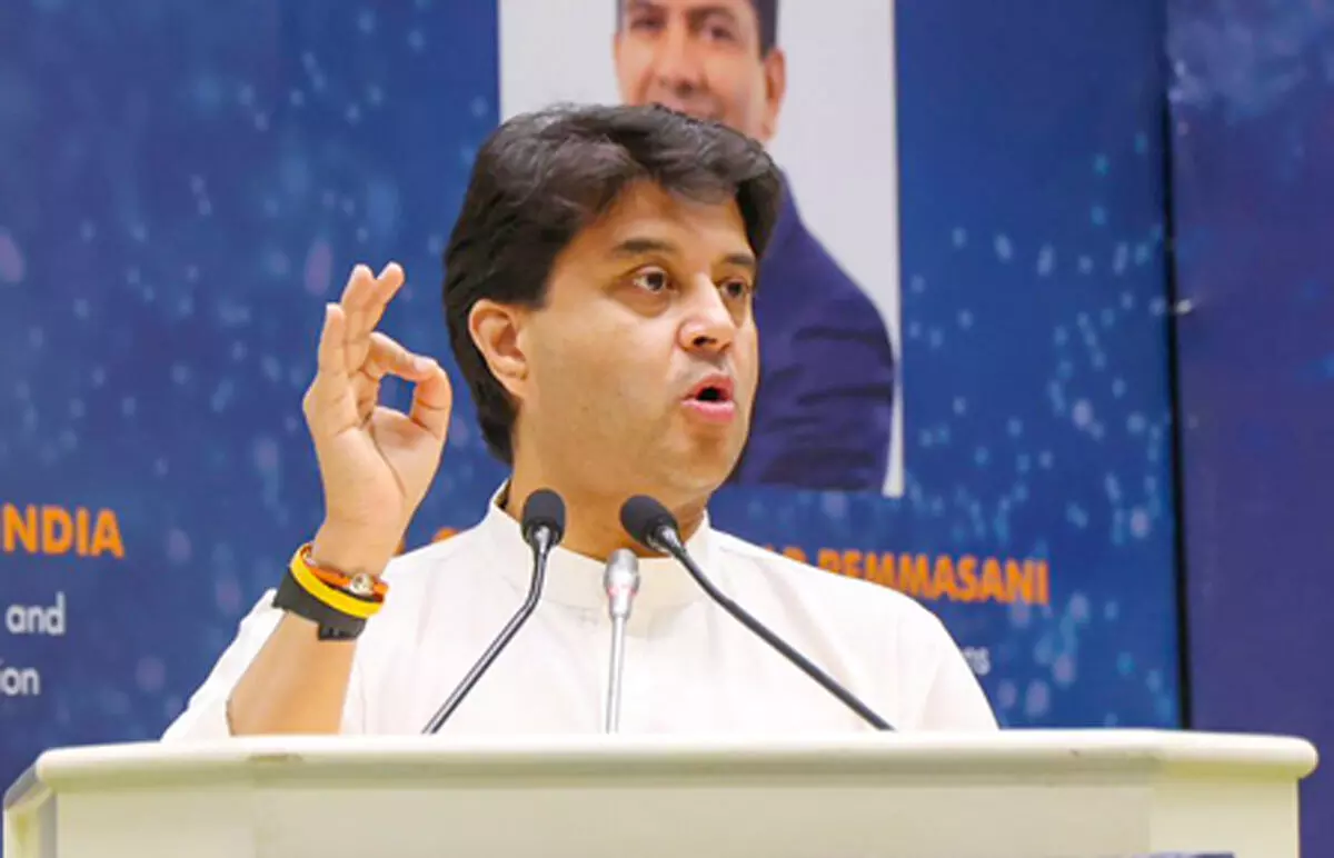 ग्वालियर की 11 विकास परियोजनाओं को तय समय में पूरा किया जाए : सिंधिया