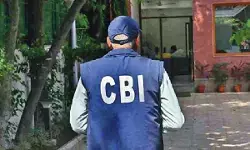 कर्नाटक में पूर्व मंत्री के करीबी रिश्तेदारों पर CBI का शिकंजा, 16 ठिकानों पर छापेमारी