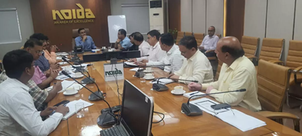 नोएडा प्राधिकरण ने डेंगू-मलेरिया रोकथाम को लेकर चलाई विशेष मुहिम, अधिकारियों को सौंपी जिम्मेदारियां