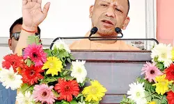 अग्रिम पंक्ति की आंगनबाड़ी महिलाओं को मिलेंगे स्मार्टफोन और वेतन में वृद्धि: सीएम योगी