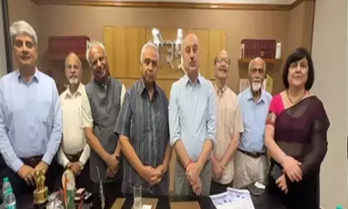 अनुपम खेर ने दिल्ली के डीएवी स्कूल में साझा किया खास अनुभव, तन्वी द ग्रेट को मिला समर्थन अनुपम खेर ने दिल्ली के डीएवी स्कूल में साझा किया खास अनुभव, तन्वी द ग्रेट को मिला समर्थन