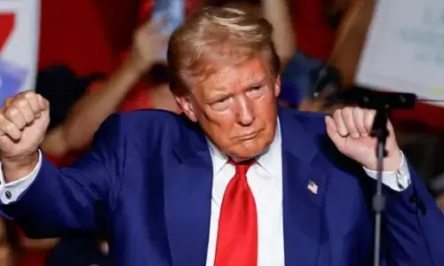 अमेरिकी राष्ट्रपति डोनाल्ड ट्रंप को लुभाने के लिए ब्रिटिश शाही तामझाम अमेरिकी राष्ट्रपति डोनाल्ड ट्रंप को लुभाने के लिए ब्रिटिश शाही तामझाम