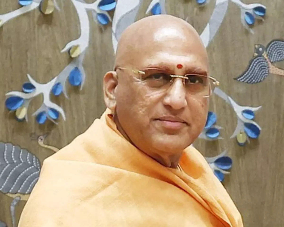 पीएम मोदी ने भारत को दी नई दिशा, देश उनके हाथों में सुरक्षित : स्वामी अवधेशानंद गिरि