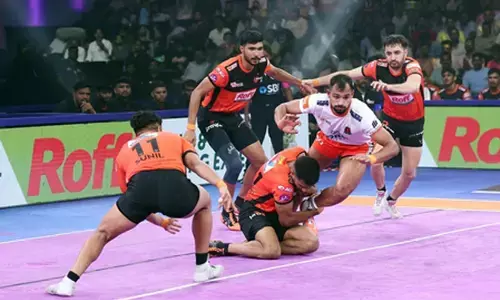 पीकेएल 12 : पुणेरी पल्टन ने महाराष्ट्र डर्बी में यू मुंबा को हराकर डिफेंसिव मास्टरक्लास के साथ शीर्ष स्थान हासिल किया