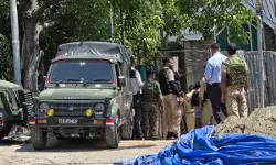 किश्तवाड़ में आतंकियों से मुठभेड़, पुंछ में हथियारों का जखीरा बरामद