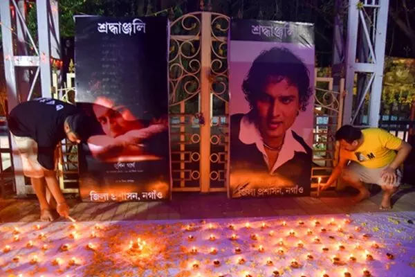 ज़ुबिन गर्ग के निधन पर असम सरकार ने 20 से 22 सितंबर तक तीन दिवसीय राजकीय शोक की घोषणा की ज़ुबिन गर्ग के निधन पर असम सरकार ने 20 से 22 सितंबर तक तीन दिवसीय राजकीय शोक की घोषणा की