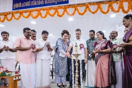 राहुल-प्रियंका ने केरल में ओमन चांडी मेमोरियल ऑडिटोरियम का किया उद्घाटन