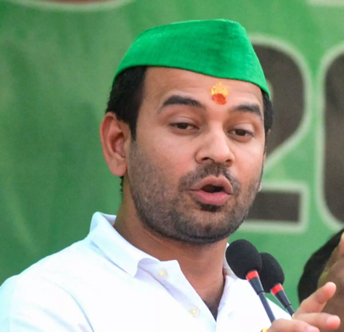 तेज प्रताप का रोहिणी के समर्थन में तीखा बयान: बहन का अपमान किया तो चलेगा सुदर्शन चक्र तेज प्रताप का रोहिणी के समर्थन में तीखा बयान: बहन का अपमान किया तो चलेगा सुदर्शन चक्र