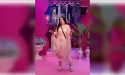 बिग बॉस 19 में आया ट्विस्ट, उर्फी जावेद की शो में हुई एंट्री, सवाल-जवाब के साथ रोमांस का भी लगा तड़का बिग बॉस 19 में आया ट्विस्ट, उर्फी जावेद की शो में हुई एंट्री, सवाल-जवाब के साथ रोमांस का भी लगा तड़का