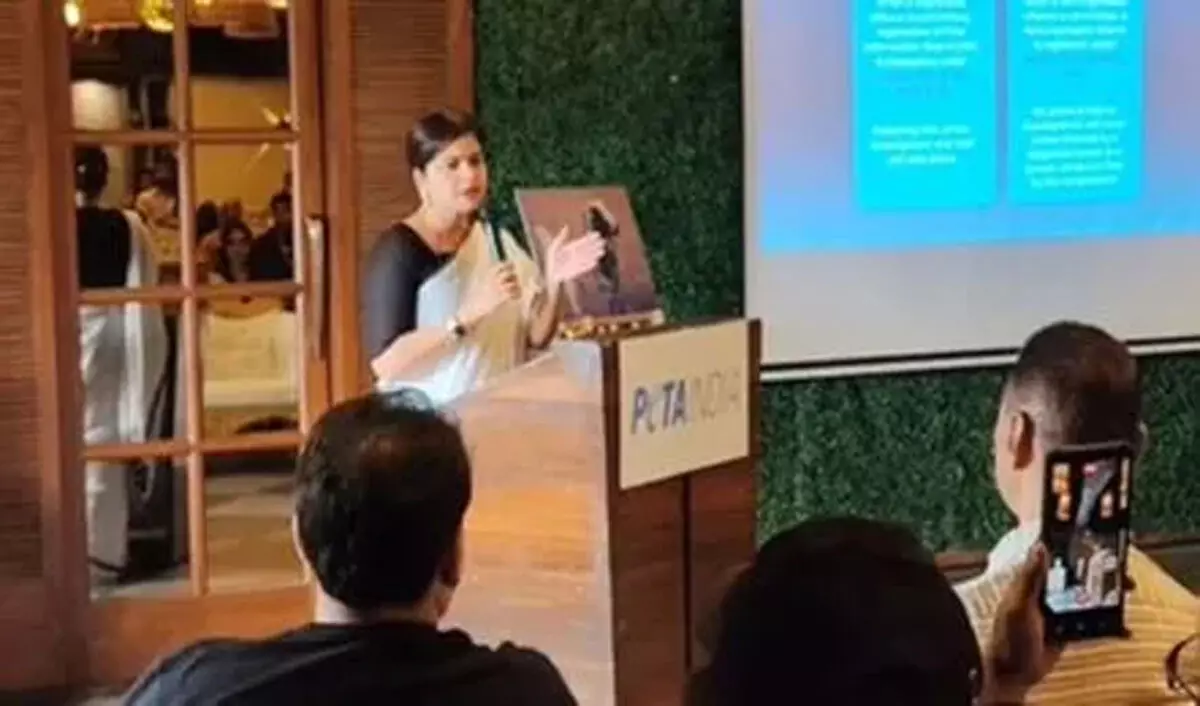 पशुओं के प्रति क्रूरता का मुकाबला करना बेहद जरूरी : पूनम महाजन