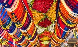 इस बार नवरात्रों में कटड़ा के व्यापारियों को उम्मीद से कम खुशी मिलेगी