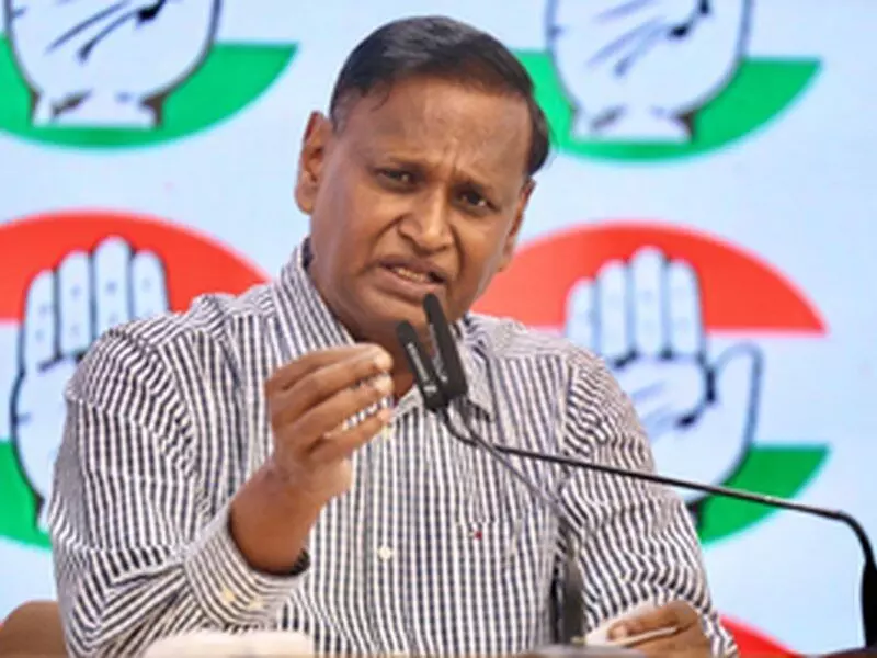 देश संविधान से चलेगा, किसी की मर्जी से नहीं  - मीट बैन पर बोले उदित राज