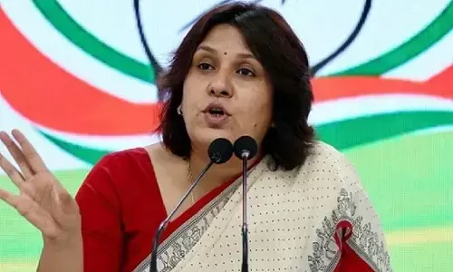 राजनाथ सिंह के पीओके बयान पर सुप्रिया श्रीनेत ने कहा-भारत पाक के साथ क्रिकेट क्यों खेल रहा है?