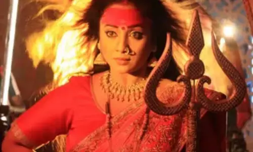 दुर्गा के रूप में पोस्ट शेयर कर रानी चटर्जी ने फैंस को दी नवरात्रि की बधाई