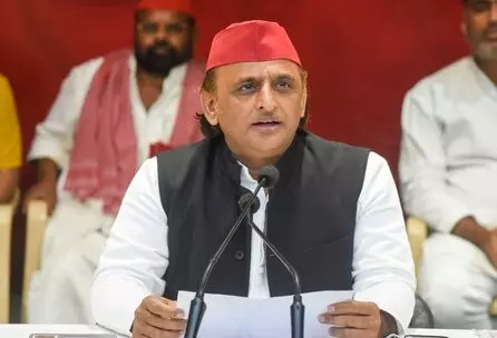 आजम खान की रिहाई पर अखिलेश यादव ने जाहिर की खुशी, सपा सरकार बनने पर झूठे मुकदमों को खत्म करने की कही बात