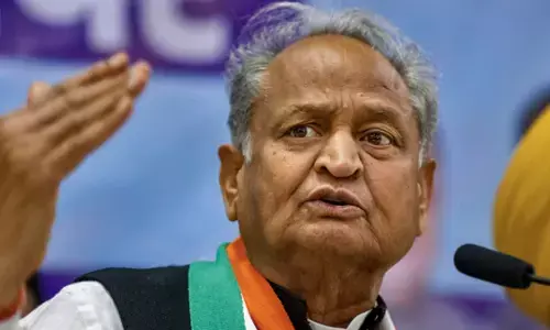 जनता के बुनियादी सवालों से केंद्र सरकार का कोई सरोकार नहीं: अशोक गहलोत जनता के बुनियादी सवालों से केंद्र सरकार का कोई सरोकार नहीं: अशोक गहलोत