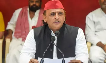 आजम खान की रिहाई पर अखिलेश यादव ने जाहिर की खुशी, सपा सरकार बनने पर झूठे मुकदमों को खत्म करने की कही बात