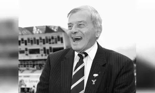 इंग्लैंड : महान अंपायर डिकी बर्ड का निधन, 92 वर्ष की आयु में ली अंतिम सांस