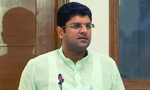 दुष्यंत चौटाला का तीखा हमला : हरियाणा में गुंडे घूम रहे, सीएम गायब हैं दुष्यंत चौटाला का तीखा हमला : हरियाणा में गुंडे घूम रहे, सीएम गायब हैं