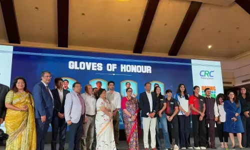 स्मृति ईरानी ने अंतरराष्ट्रीय स्तर पर पदक जीतने वाली महिला बॉक्सर्स को किया सम्मानित