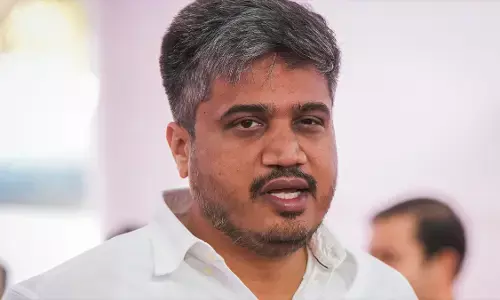 सीएम योगी के खिलाफ मौलाना के बयान को रोहित पवार ने गलत बताया सीएम योगी के खिलाफ मौलाना के बयान को रोहित पवार ने गलत बताया