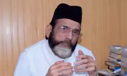 बरेली विवाद : मौलाना तौकीर रजा गिरफ्तार, 14 दिन की न्यायिक हिरासत में भेजा गया