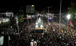 तमिलनाडु में अभिनेता विजय की रैली के दौरान भगदड़, 36 लोगों की मौत; कई घायल तमिलनाडु में अभिनेता विजय की रैली के दौरान भगदड़, 36 लोगों की मौत; कई घायल