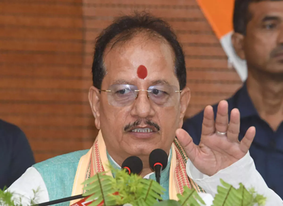 विजय सिन्हा ने राजद सम्मेलन को बताया चुनावी नाटक, तेजस्वी पर तीखा हमला