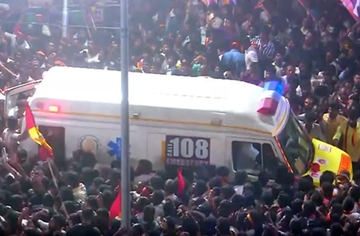 करूर भगदड़ : मृतकों की संख्या हुई 40, टीवीके ने जांच के लिए मद्रास हाईकोर्ट का किया रुख