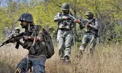 छत्तीसगढ़ मुठभेड़ में माओवादी कमांडर श्रवण समेत तीन ढेर, सुरक्षा बलों की बड़ी कामयाबी छत्तीसगढ़ मुठभेड़ में माओवादी कमांडर श्रवण समेत तीन ढेर, सुरक्षा बलों की बड़ी कामयाबी