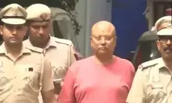 चैतन्यानंद यौन शोषण मामला: दिल्ली पुलिस ने टॉर्चर रूम में की पूछताछ, इंस्टिट्यूट में लगे सीसीटीवी खंगाले