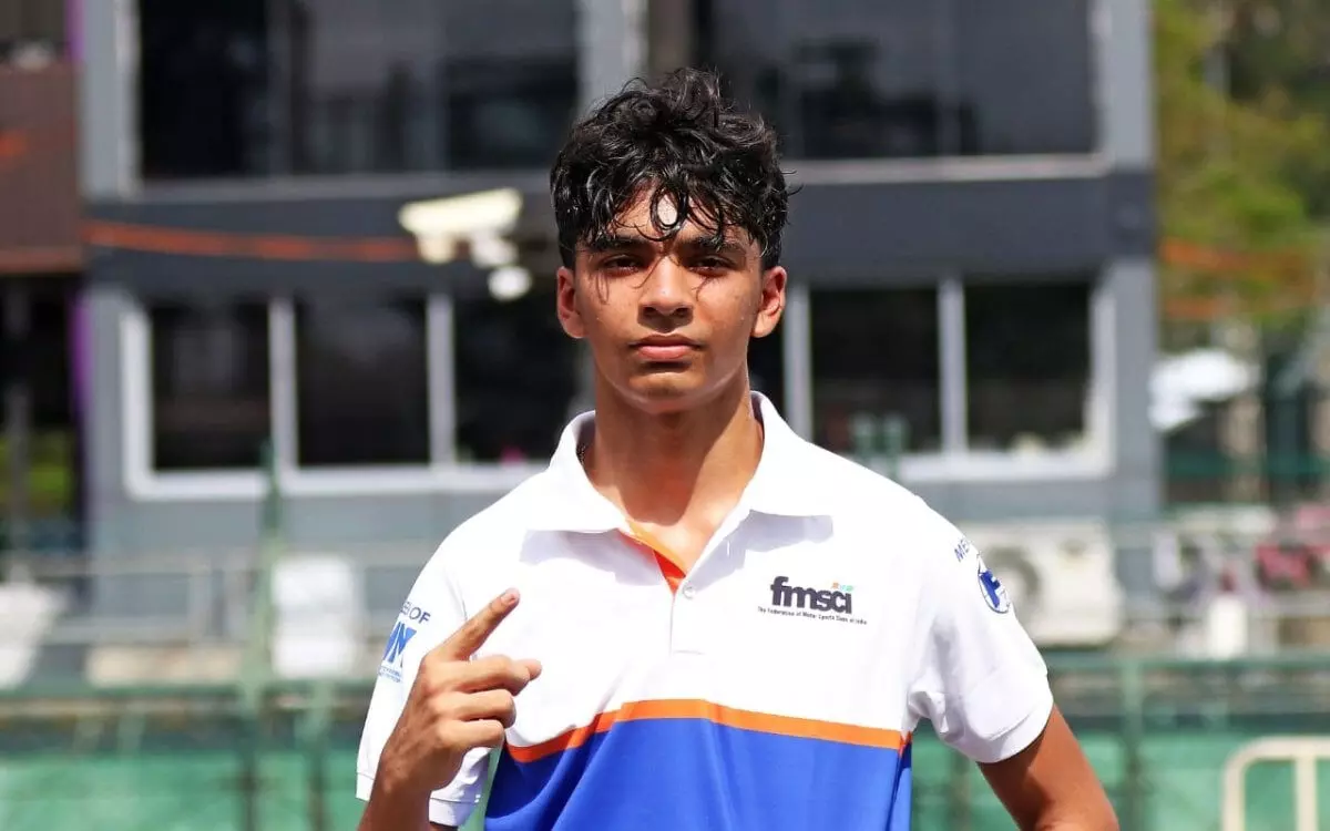 आरव दीवान और तारुषि विक्रम ने एशिया-प्रशांत मोटरस्पोर्ट चैंपियनशिप में देश को दिलाया रजत पदक आरव दीवान और तारुषि विक्रम ने एशिया-प्रशांत मोटरस्पोर्ट चैंपियनशिप में देश को दिलाया रजत पदक