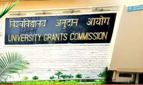 यूजीसी की चेतावनी से सिक्किम में शिक्षा पर सवाल, विपक्ष ने सरकार को घेरा यूजीसी की चेतावनी से सिक्किम में शिक्षा पर सवाल, विपक्ष ने सरकार को घेरा