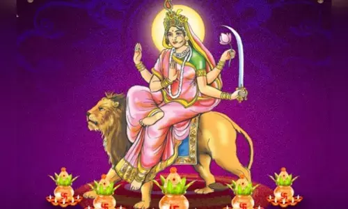 महाष्टमी पर मां दुर्गा की षोडशोपचार पूजा, कुंवारी पूजन का विशेष महत्व