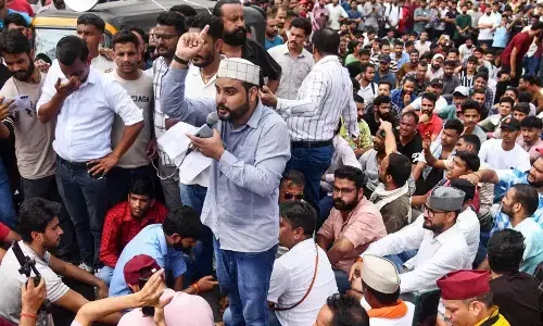 पेपर लीक के खिलाफ सड़कों पर उत्तराखंड के युवा पेपर लीक के खिलाफ सड़कों पर उत्तराखंड के युवा