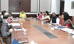 केंद्रीय मंत्रियों ने उपराष्ट्रपति से की मुलाकात, मंत्रालयों की योजनाओं पर चर्चा