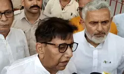 जन सुराज ने राजभवन में सौंपा ज्ञापन, डिप्टी सीएम सम्राट चौधरी पर कार्रवाई की मांग