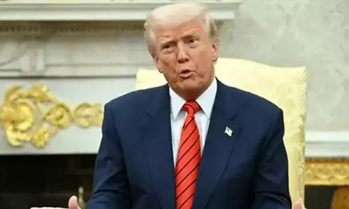 डोनाल्ड ट्रंप ने अमेरिका से बाहर बनी फिल्मों पर लगाया 100 प्रतिशत टैरिफ डोनाल्ड ट्रंप ने अमेरिका से बाहर बनी फिल्मों पर लगाया 100 प्रतिशत टैरिफ