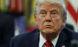 अमेरिका में शटडाउन लागू होने की वजह से सरकारी कामकाज ठप, ट्रंप अमेरिकी संसद में फंडिंग बिल नहीं करा पाए पास अमेरिका में शटडाउन लागू होने की वजह से सरकारी कामकाज ठप, ट्रंप अमेरिकी संसद में फंडिंग बिल नहीं करा पाए पास